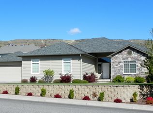 1557 Holly Ln, East Wenatchee, WA 98802