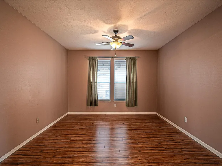 7431 Riven Oaks Ct — Photo 11