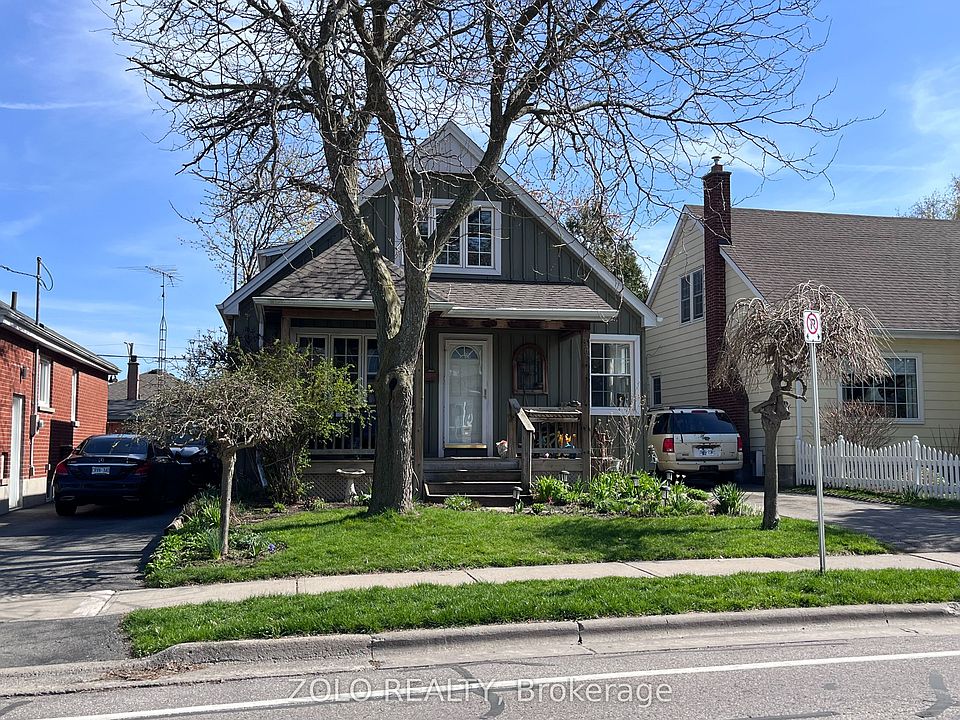 1st image of 369 Athol St E