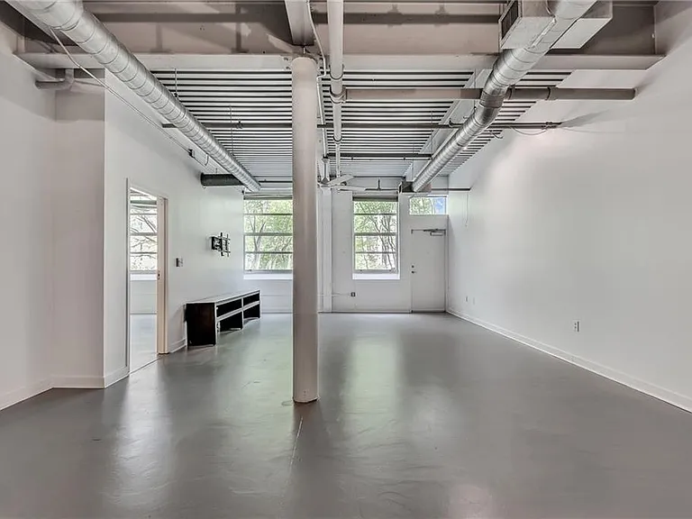 400 Village Pkwy NE #202 — Photo 8