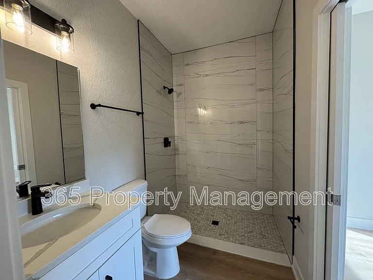 2020 Dorion St — Photo 9
