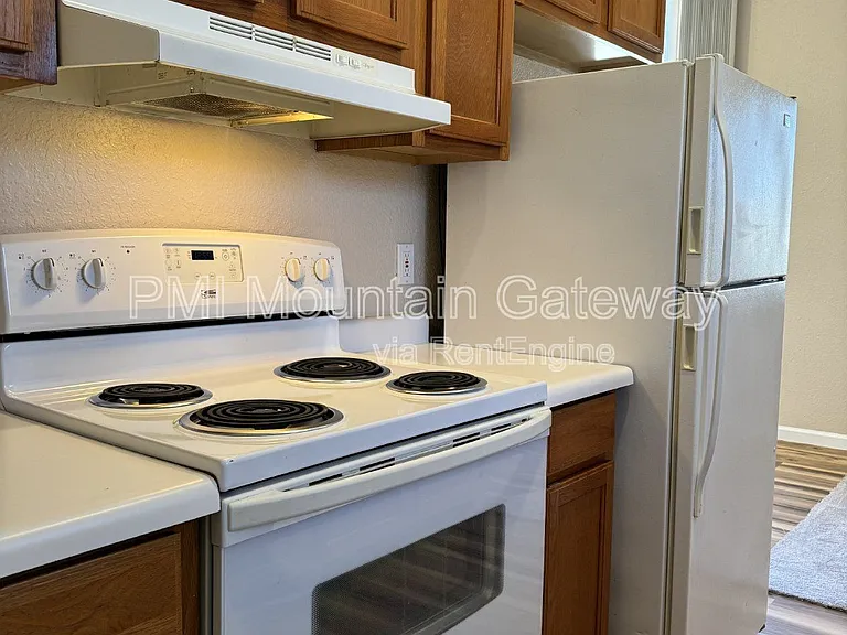 131 Primrose Dr #B — Photo 7