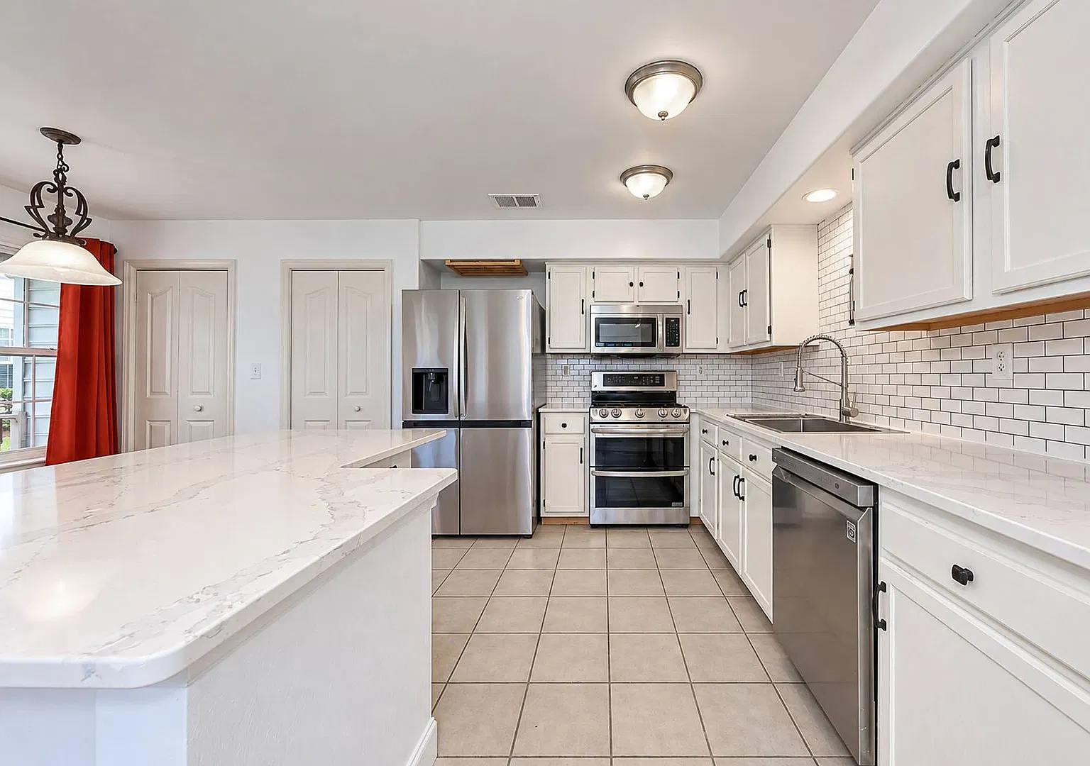 3 Bedroom Tab schools — Photo 4