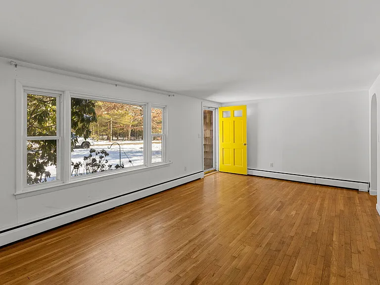 351 Swift Ave — Photo 8