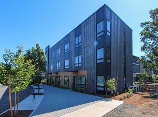 3910 Village Center Dr SE #201, Salem, OR 97302