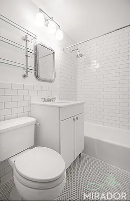 Rented by Mirador Real Estate | media 10