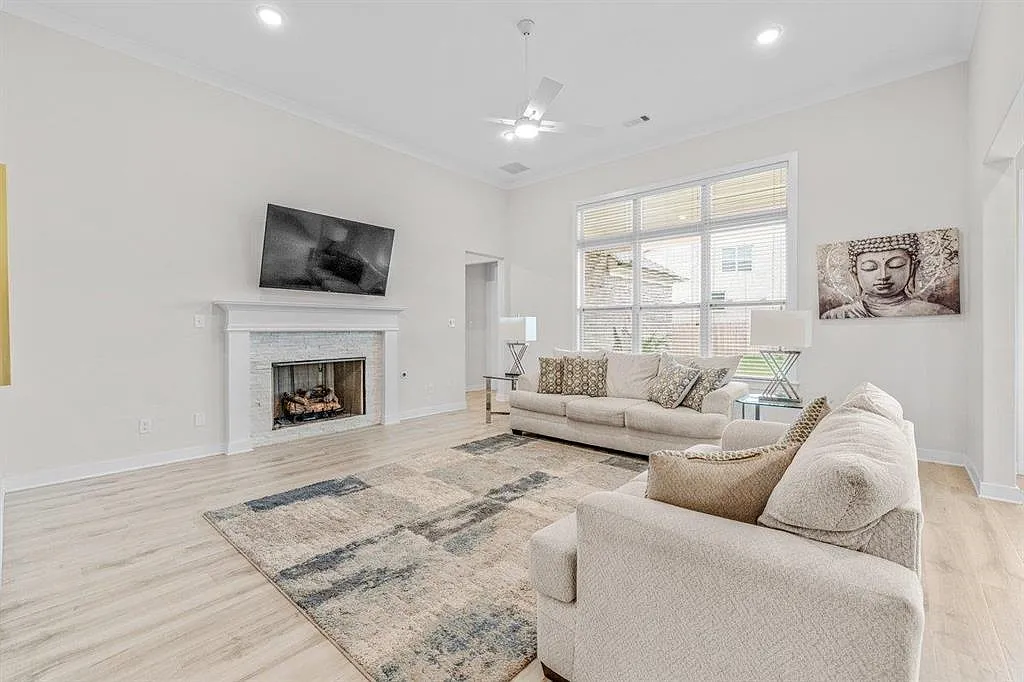 4 bed, 3.0 bath, 3280 sqft, $3,250 — Photo 4