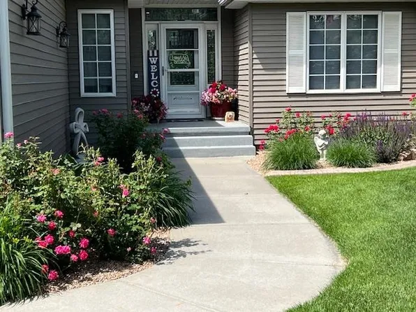 504 Huron Dr, Kearney, NE 68847