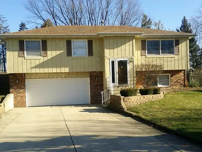 2N415 Pearl Ave photo 1