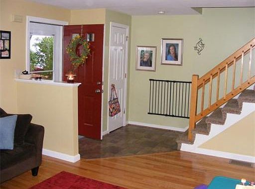2nd image of 11 Country Hill Ln
