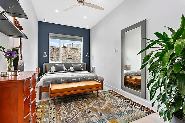 Sold by Compass | media 16