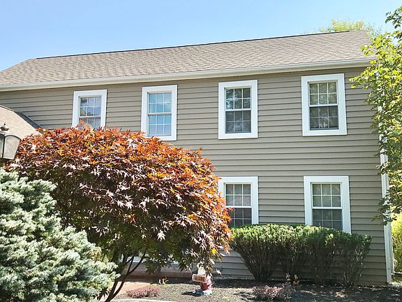 2nd image of 8 Wedgewood Ln