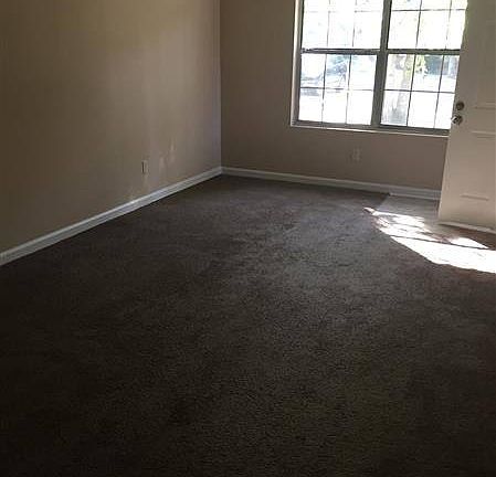 4th image of 1680 Nutmeg St