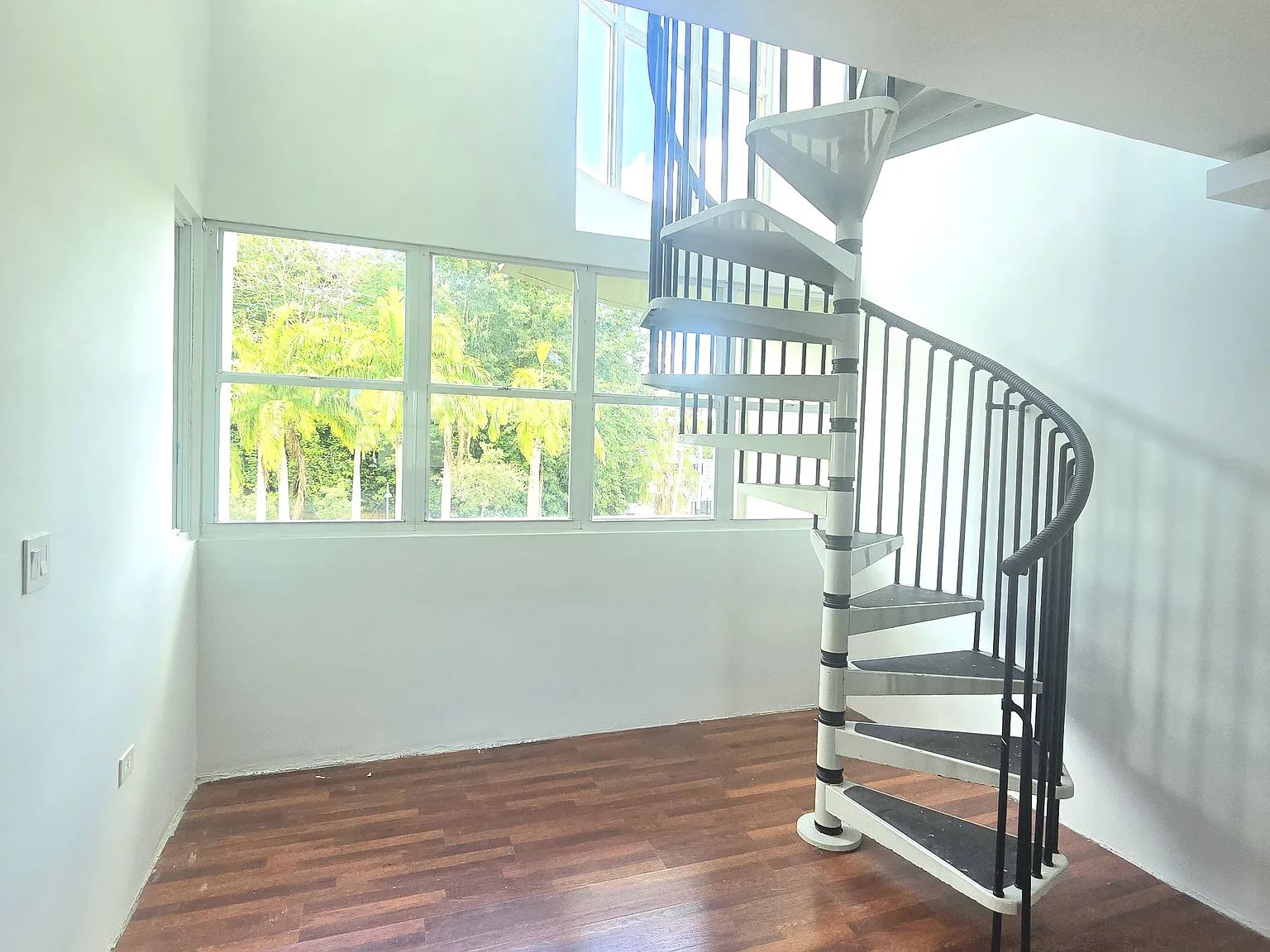 3 bed, $2,300 — Photo 3