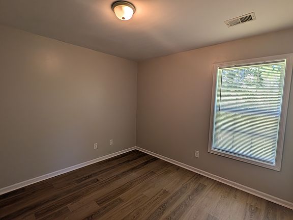5th image of 161 N Carolina Dr #B