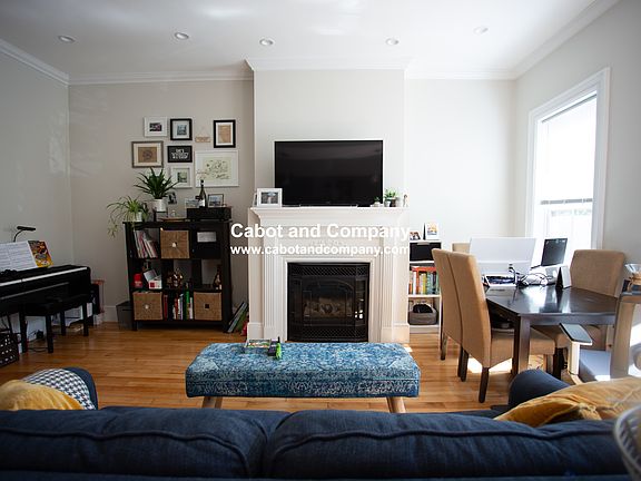 2nd image of 637 Tremont St #1