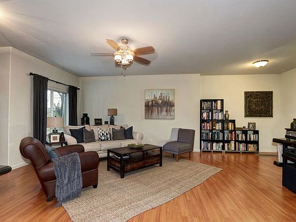 2nd image of 2214 Davini Ln