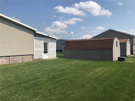 3rd image of 825 Stoneybrook Trl