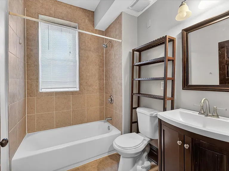 2303-2305 Russell Blvd #1F — Photo 19