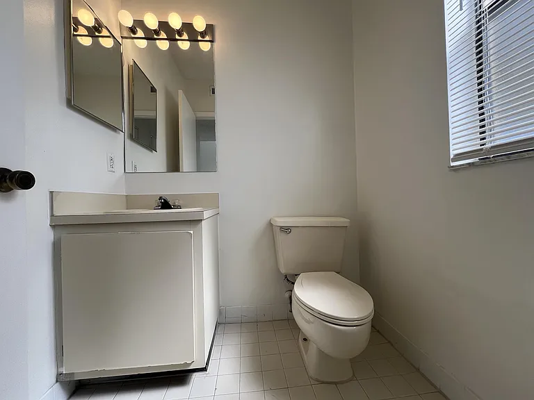 5200 NW 31st St #C53 — Photo 8