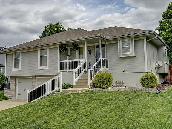 2nd image of 501 SW Whitestone Dr