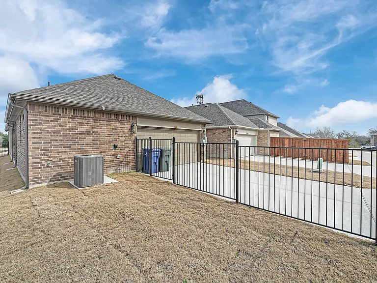 2650 Bechtol St — Photo 28