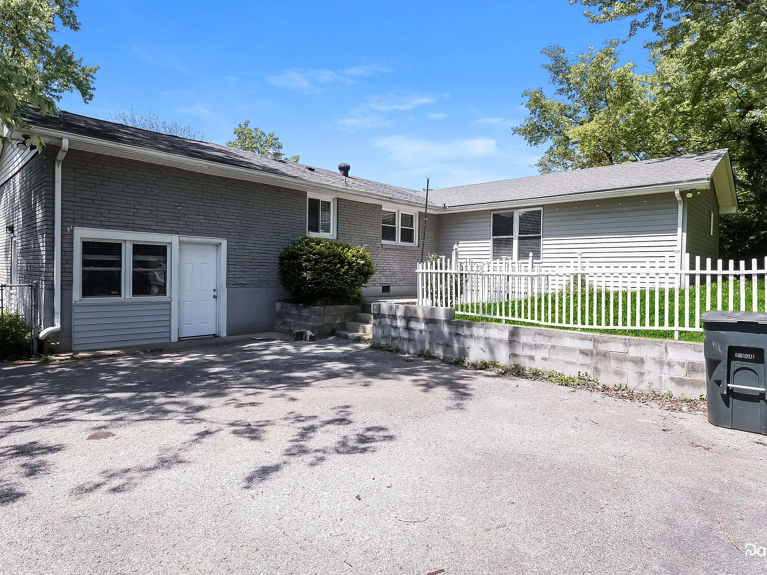 3 bed, 2.0 bath, 2008 sqft, $2,365 — Photo 3