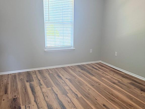 5th image of 21 Boxelder Ln