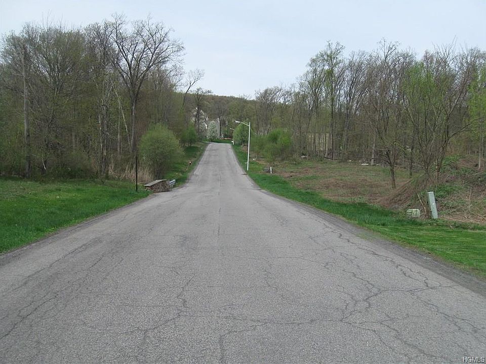 1st image of 30 Cranberry Dr