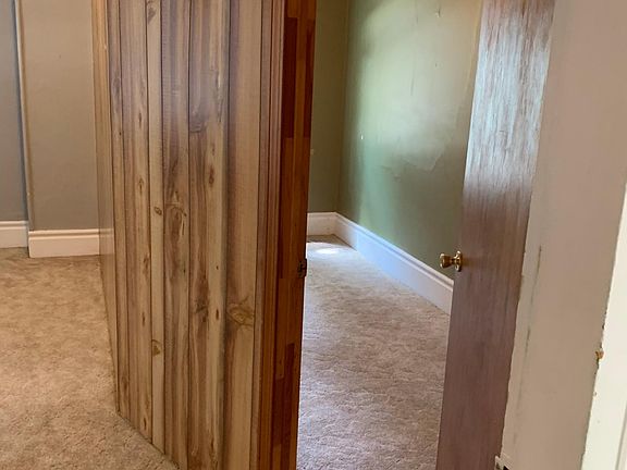 5th image of 105 E College Ave APT B