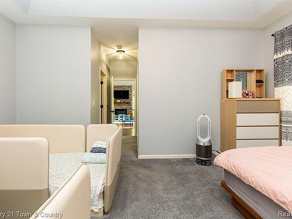 2nd image of 7305 Gateway Dr #7305