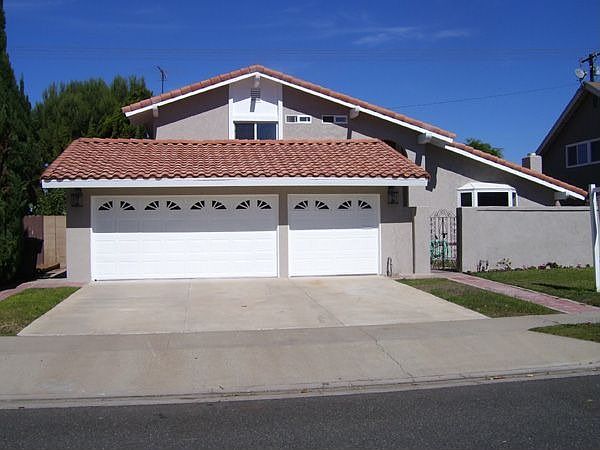 Beautiful courtyard entry