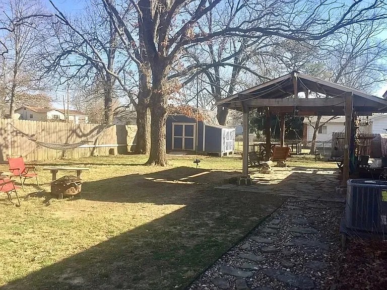 650 S Ray Ave — Photo 6