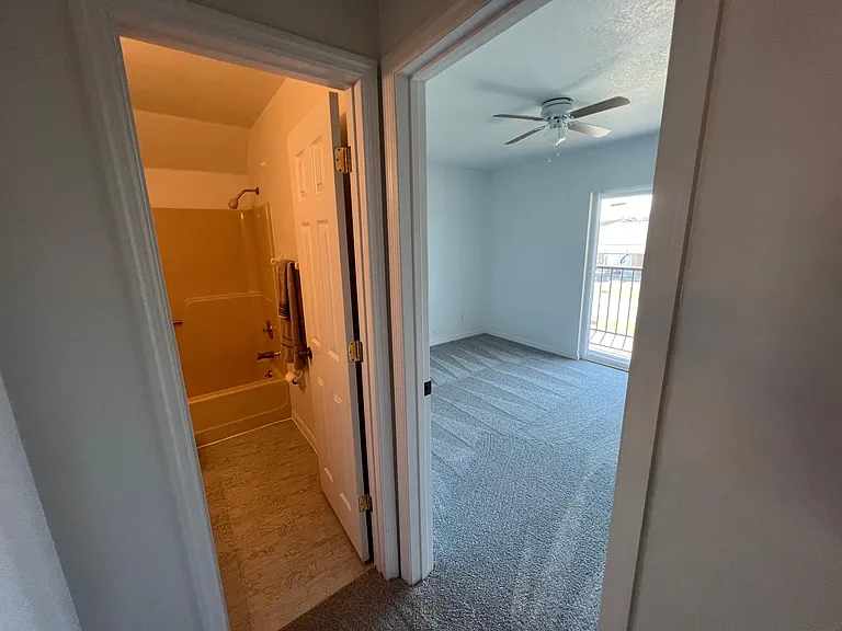 678 Royalty Ct #678 — Photo 18