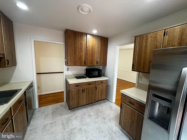 2508 Saint John Pl — Photo 20