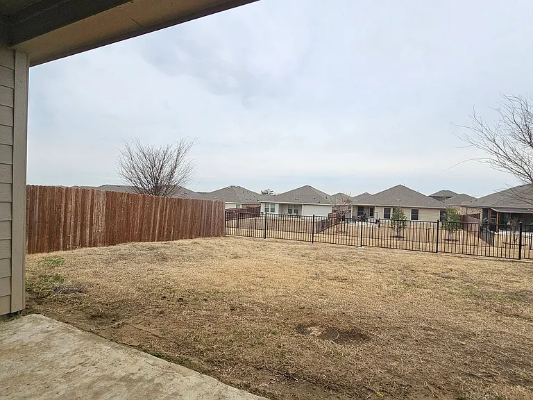 813 Fueller Dr — Photo 41