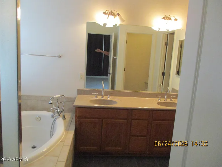 3068 Solarro Dr — Photo 10