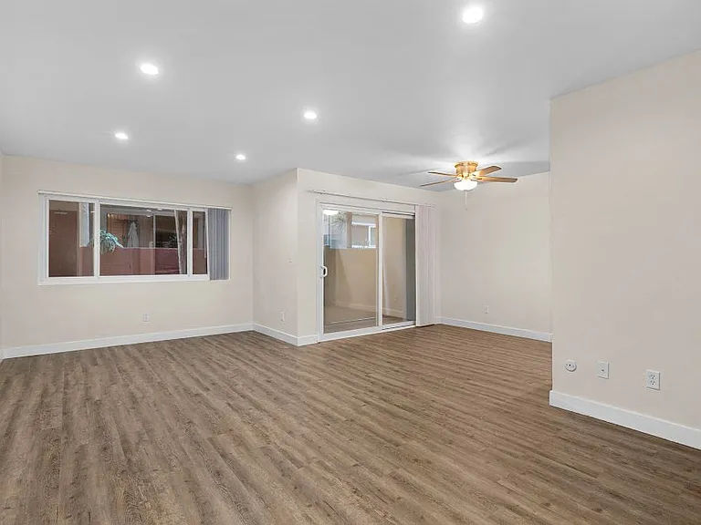 5633-45 N Topanga Canyon Blvd — Photo 24