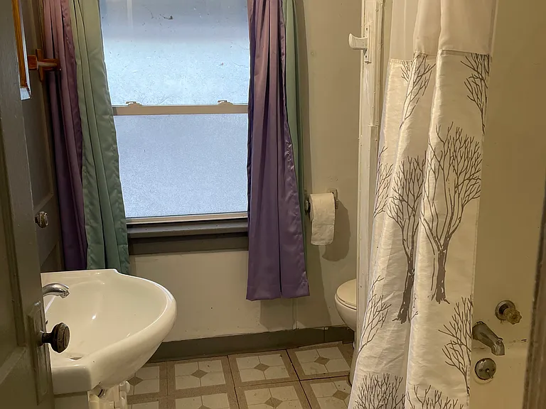 637 Vermont St — Photo 18
