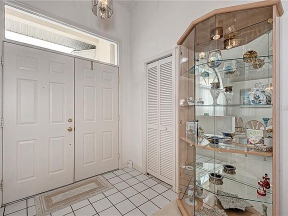 4th image of 8067 Glenbrooke Ln