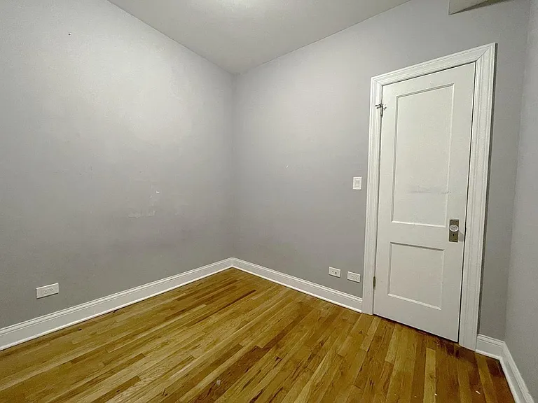 2327 N Harding Ave #2 — Photo 10