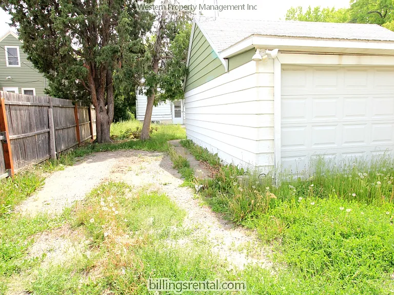 743 Wyoming Ave — Photo 12