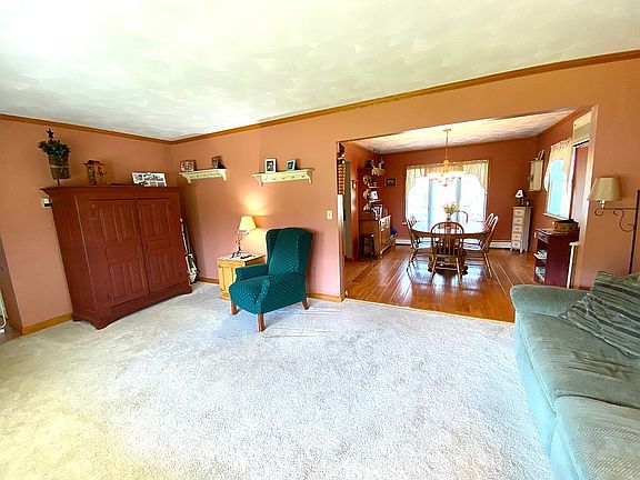 5th image of 526 Hill St