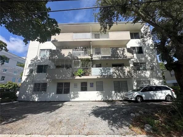 755 SW 6th St APT 10, Miami, FL 33130