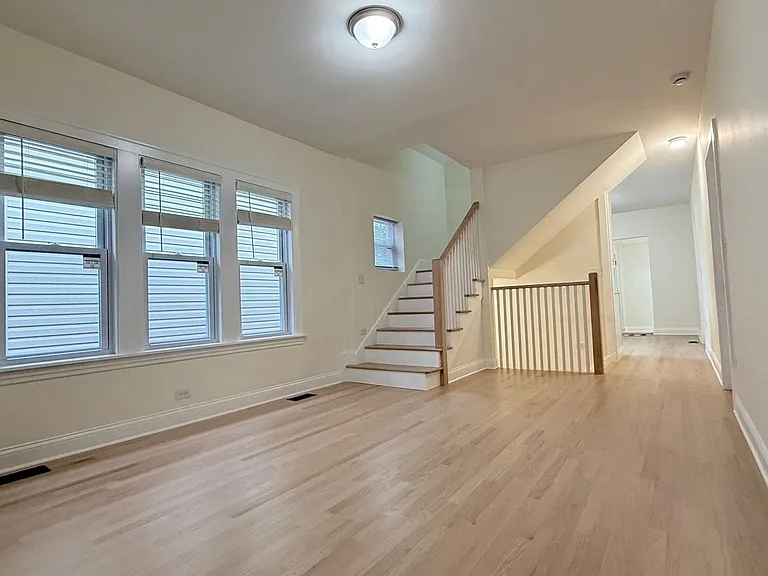 5821 W Gunnison St — Photo 8