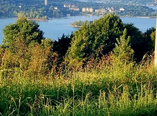 320 Split Rock Dr, Hollister, MO 65672