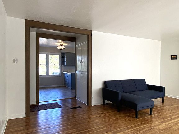 3rd image of 309 W 11th St #A