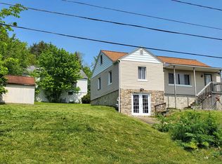 1061 Dorsey Ave, Morgantown, WV 26501