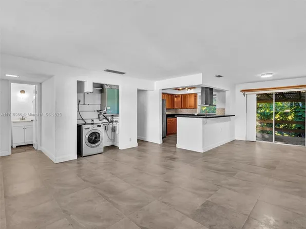 14901 SW 4th St APT 12A, Pembroke Pines, FL 33027