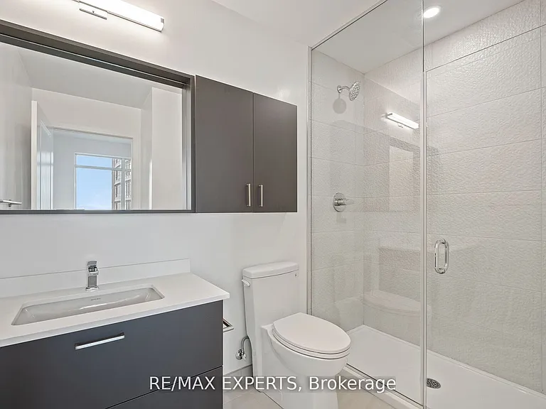 50 Upper Mall Way #B1504 — Photo 30